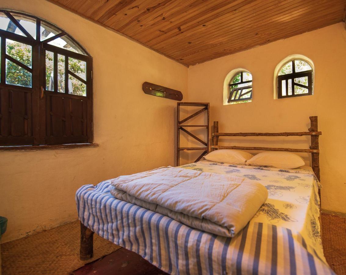 Quarto Privativo Sem Suite Com Cama De Casal No Dormitorio Caminho Da Angelica Вали-ду-Капан Экстерьер фото